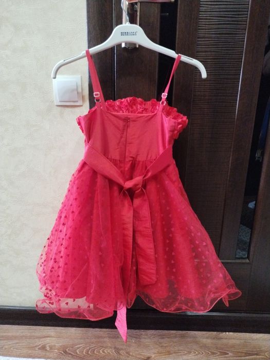 Продам очень красивое платице на девочек.