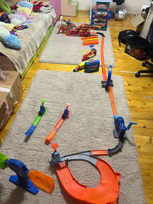 Multi-set Hotwheels!!