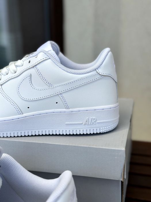 Мъжки обувки Nike Air Force 1 '07 (Triple White) - номер 42.5 (27см), НОВИ с кутия