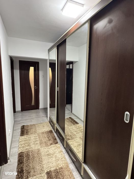 Apartament 4 camere, balcon, 110 mp, etaj 4