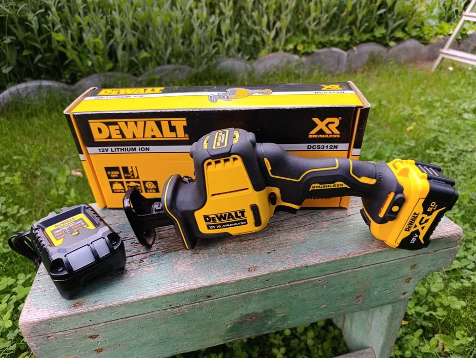 Fierastrau sabie DeWalt 12V + acumulator + incarcator