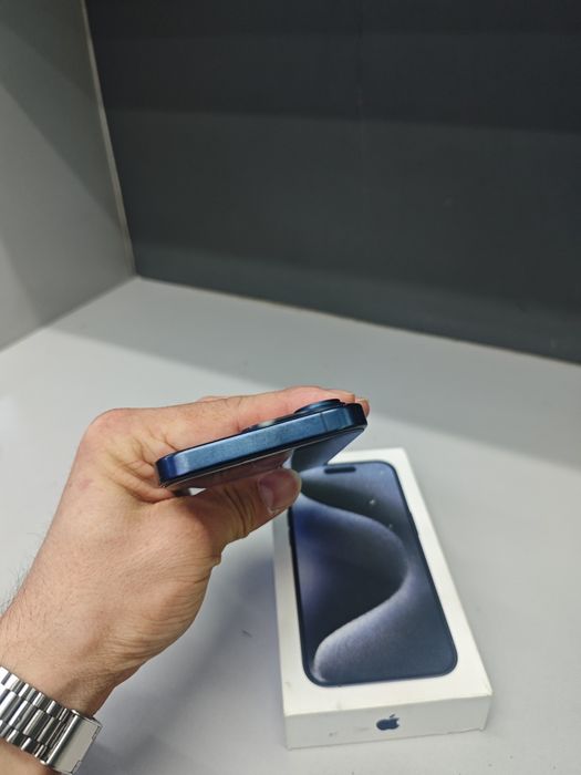 iPhone 15 про 256 Гб
