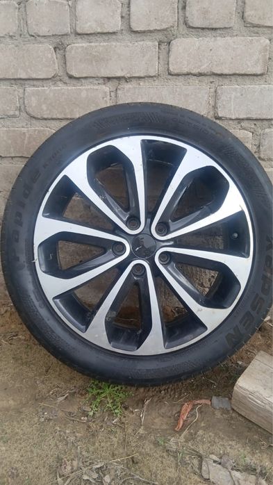 Срочно продам Шины с дисками 235/45/18