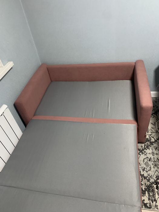 Диван в отличном состояний