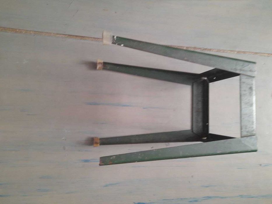 Продам стулья типа табуретка