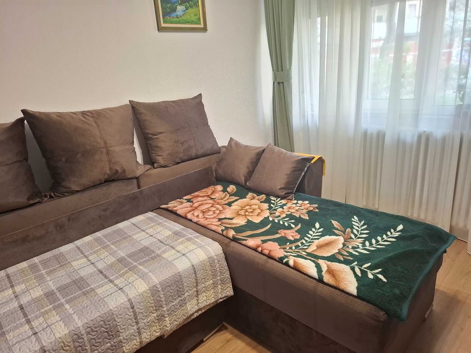 Coltar sufragerie nou,culoarea maro -confortanil