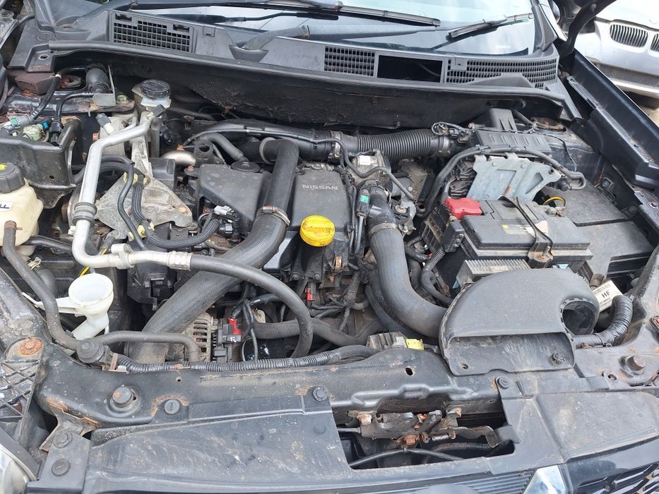 Dezmembram Nissan qashqai 1.5 dci 110 cp 4×2 manual 6+1trepte