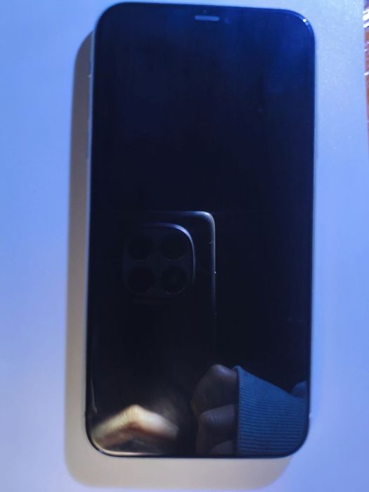 IPhone 11 (64 GB)Белый,без ремонта.Срочно!