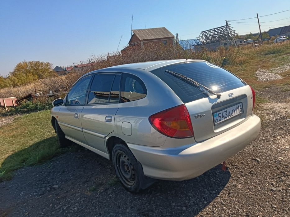 Продам kia rio 2002