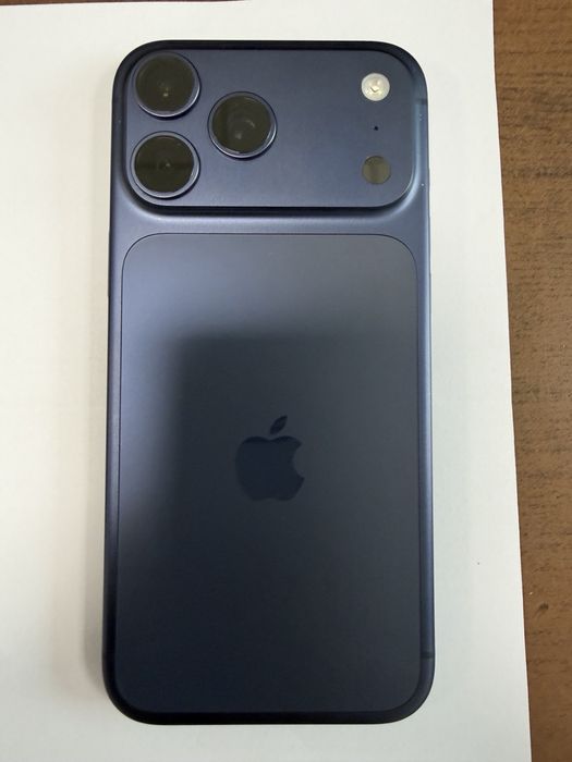 Iphone 17 pro max 512gb син и 17pro 256gb син