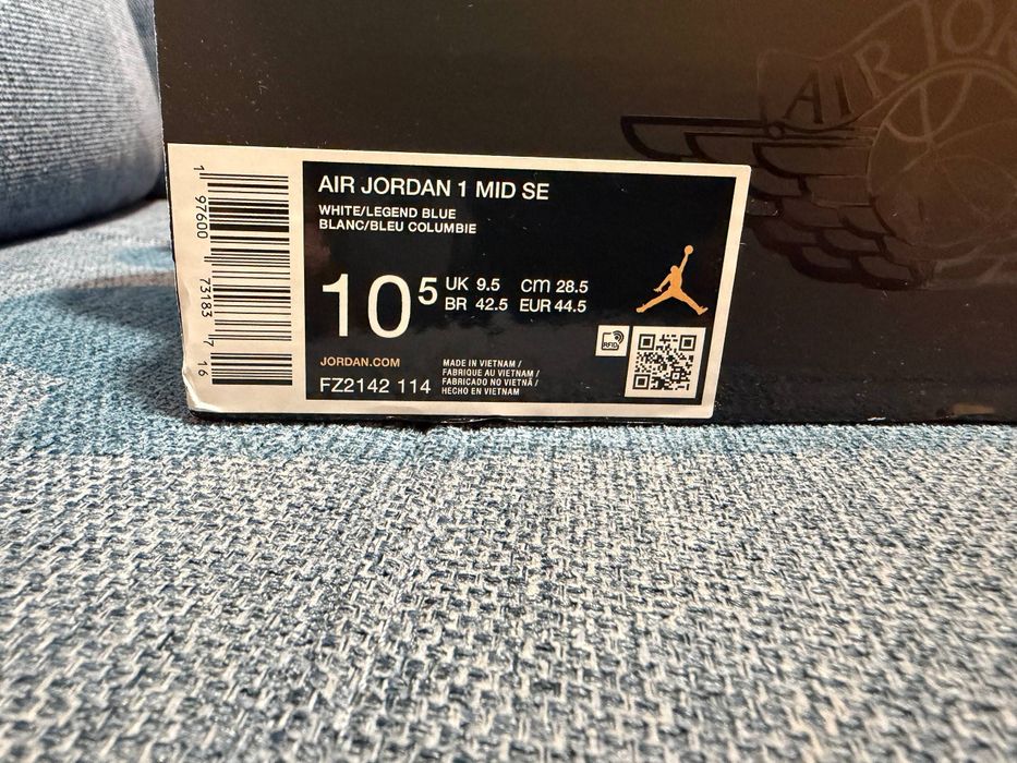 Air Jordan 1 mid SE
