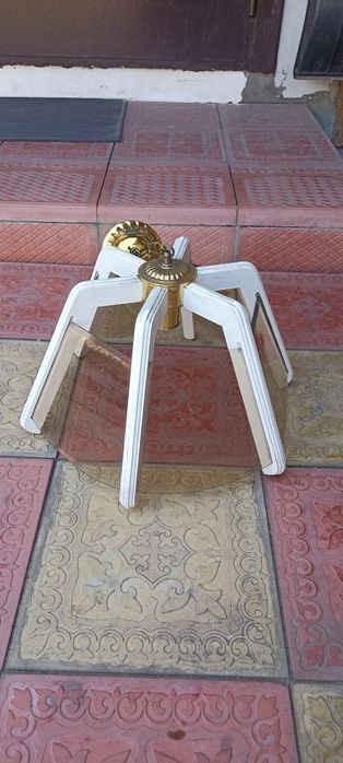 Продам люстру люстру