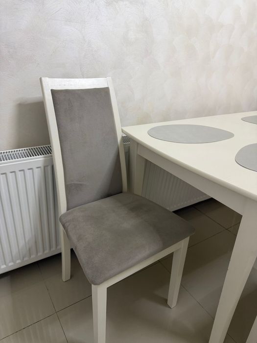 Masa Extensibila cu scaune de bucatarie sau living