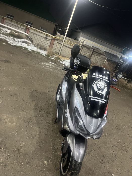 На продаже Макси скутер