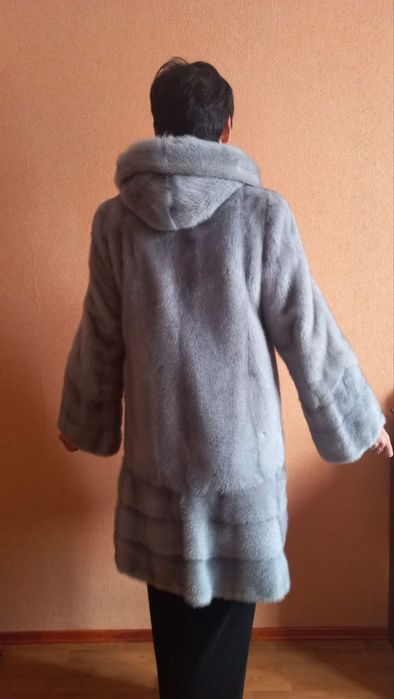 Норковая голубая шуба