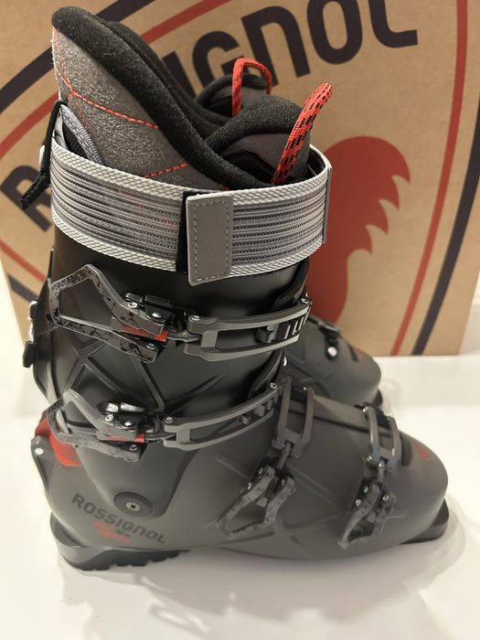 Clapari pentru barbati marime 28,5 sau 42,5/43 noi/nefolositi