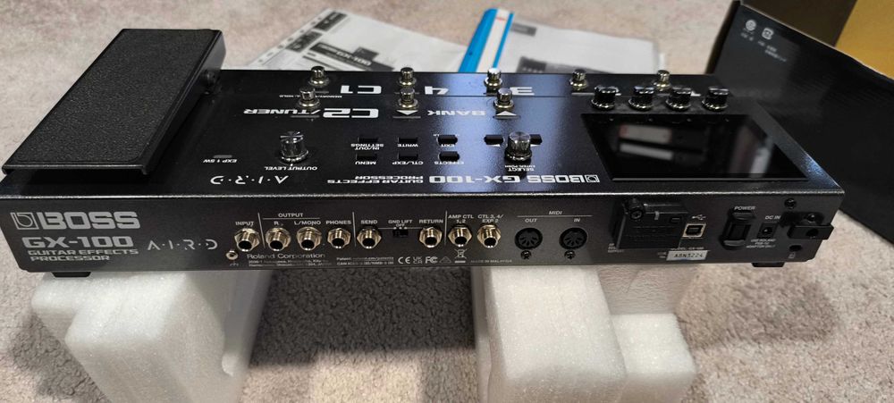 Procesor chitară Boss GX-100 + adaptor Boss BT-Dual Bluetooth!