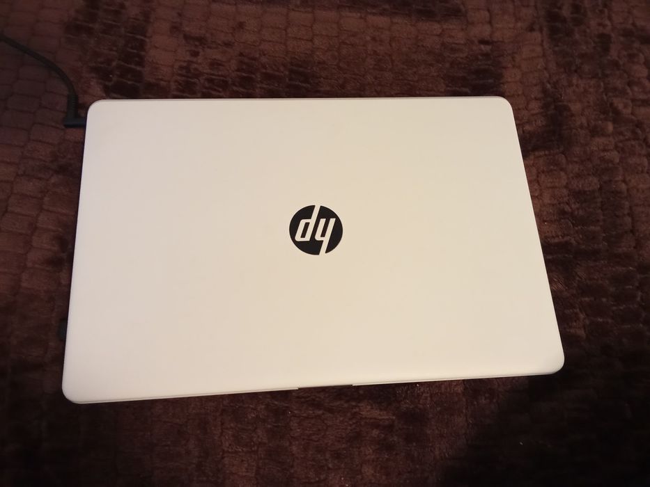 Vând leptop HP  cu încărcător