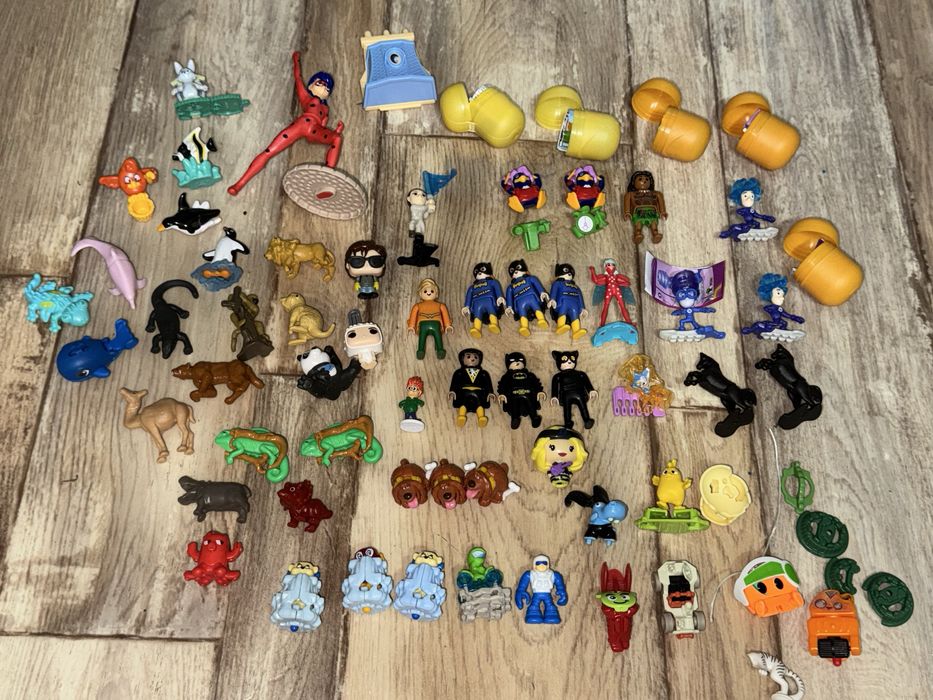 Киндер фигурки из разных колекций kinder