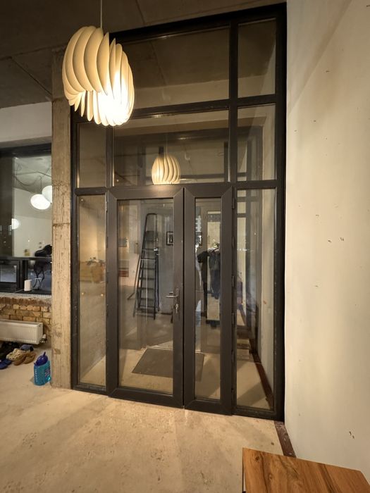 Пластиковые двери , алюминиевые двери