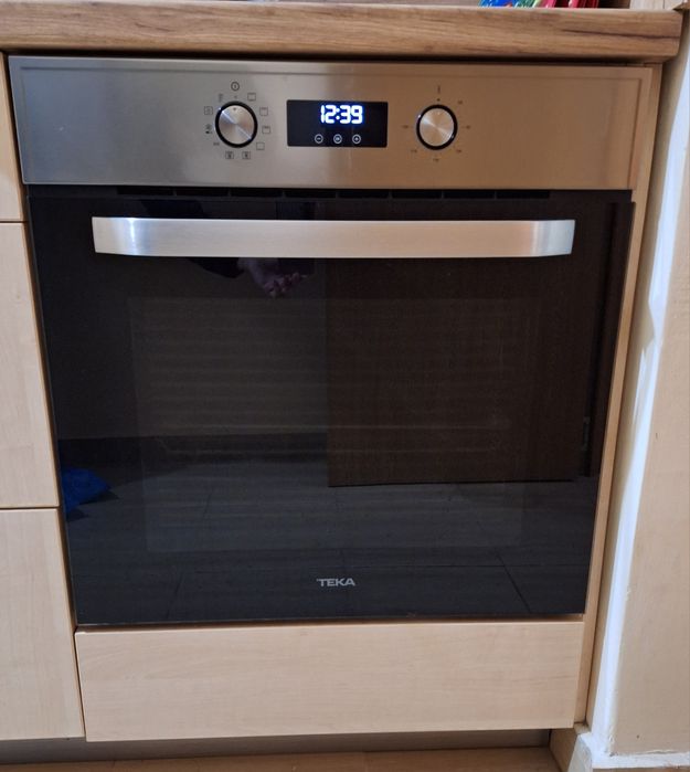 Фурна за вграждане Тека