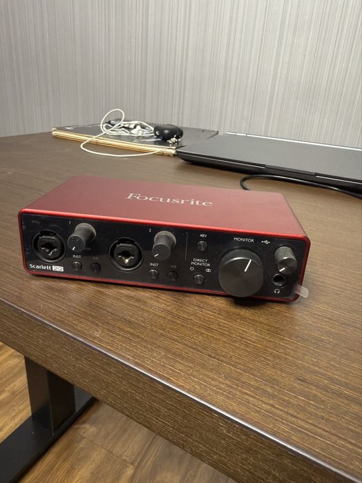 Аудиоинтерфейс Focusrite Scarlett 2i2 4th