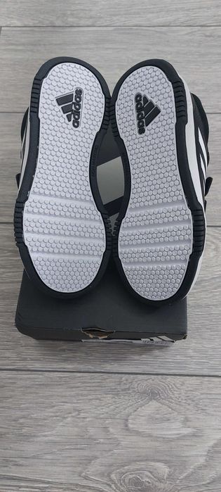 Adidas NOU, nr.30