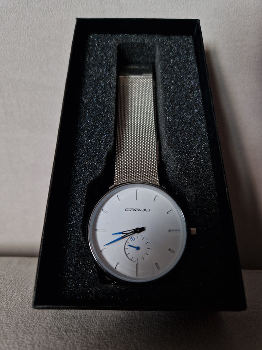 Часы унисекс CRRJU белые
