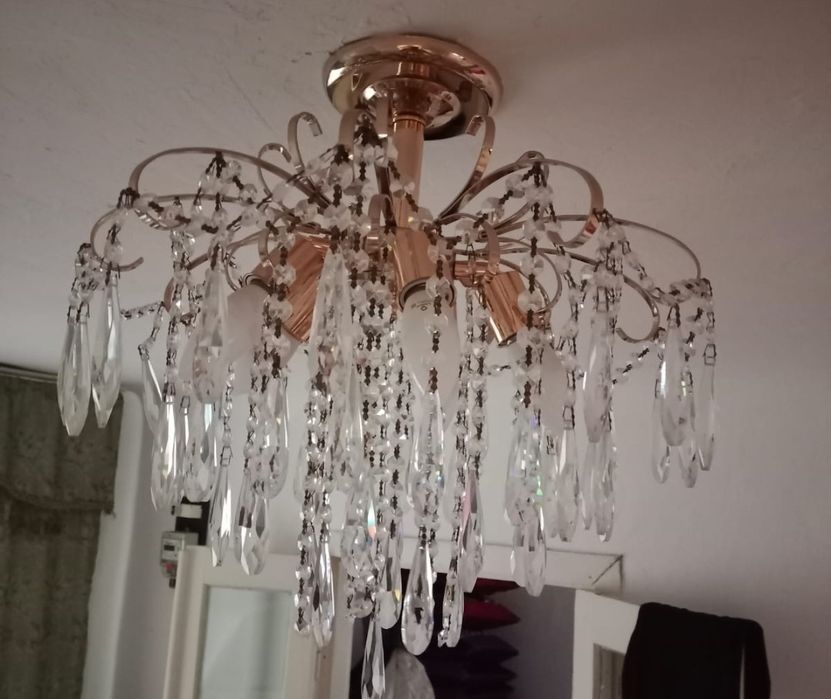 Продам люстру за 15000