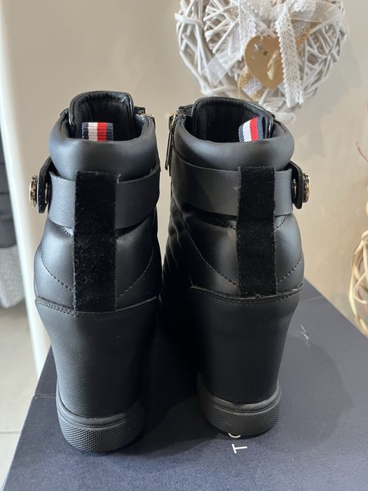 Страхотни Tommy Hilfiger номер 39