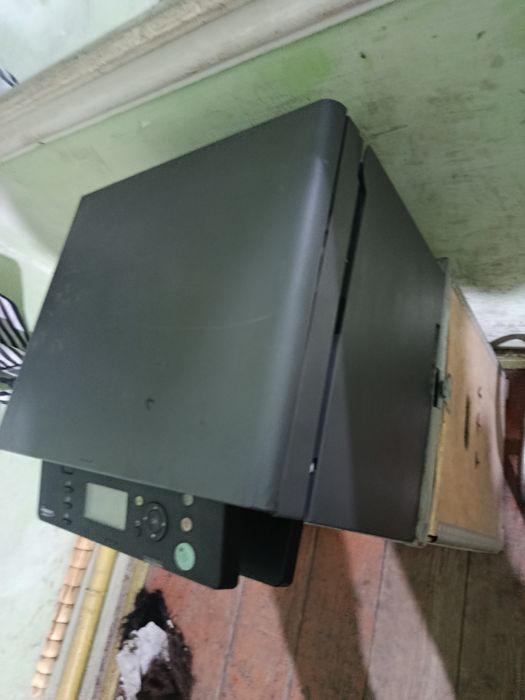 3,1 Canon 4410 Sotiladi xolati yaxshi xamma joyi ishlidi