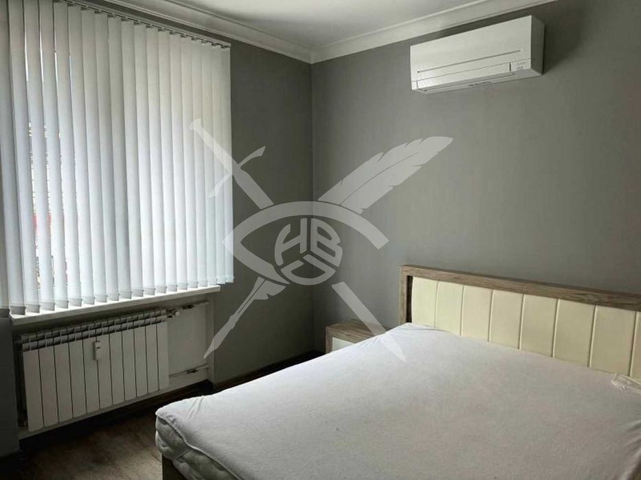 Продава се Тристаен апартамент в София, Център - 76 кв.м за 5264 €/кв.м - Снимка #4