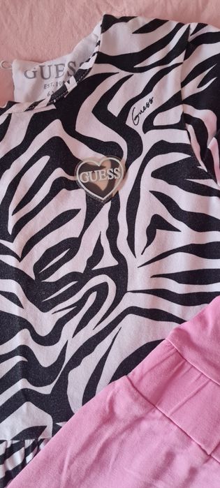 Роклички Guess        .
