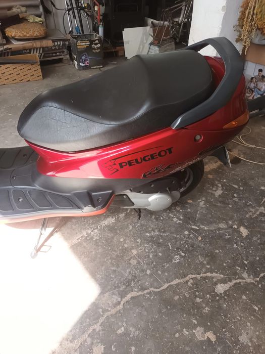 Vând Scuter Peugeot 125 cm an fabricație 2001