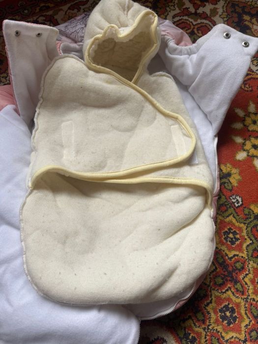 Конверт зимний на девочку. 3500 тг