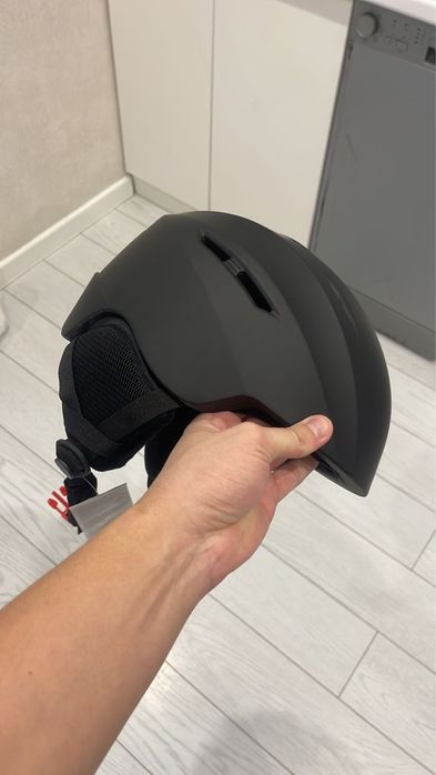 Шлем горнолыжный