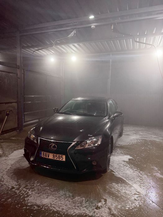 LEXUS IS 2009
