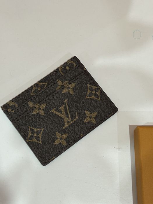 Cardholder LouisVt