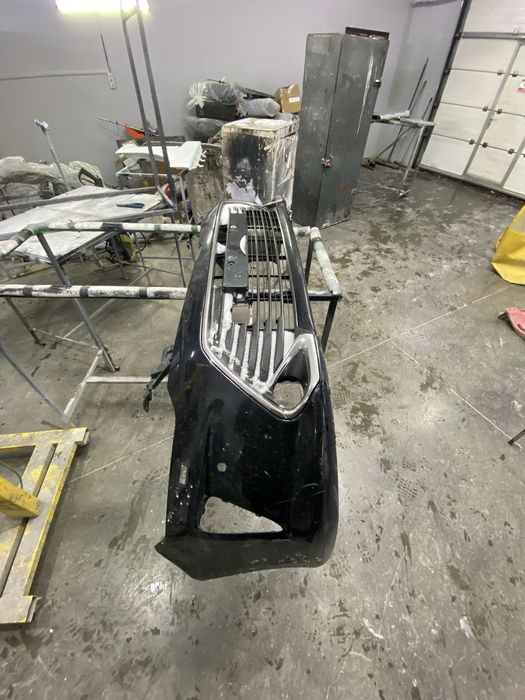 Бампер камри 55 черный цвет