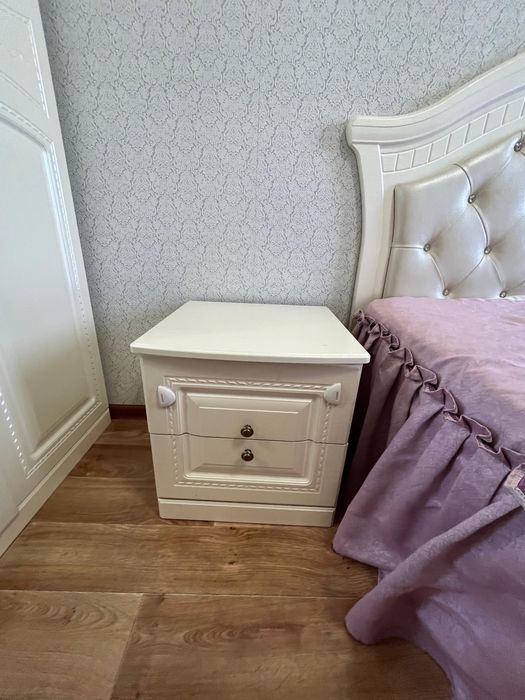 Продается спальный гарнитур