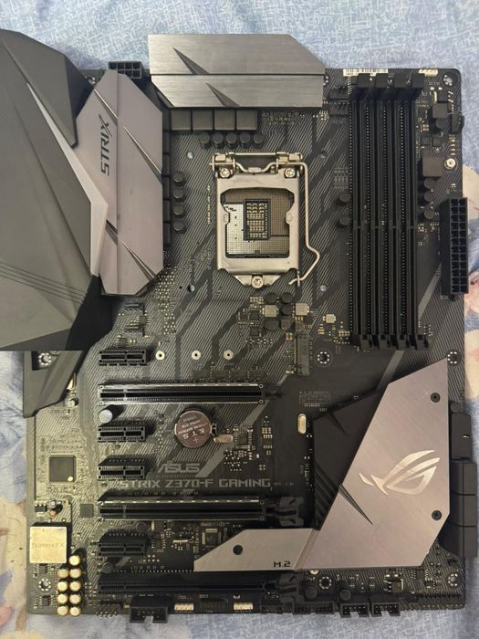 Placa de baza Asus ROG STRIX Z307-F gaming