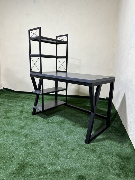 Стол в стиле лофт