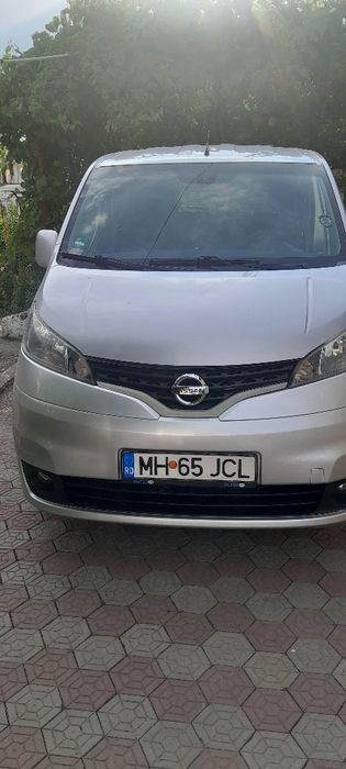 NISSAN NV200