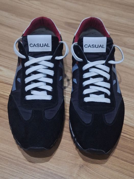 Стильные кроссовки DAGEM