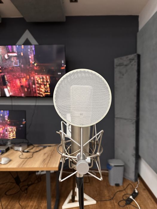 Продам студийный микрофон Neumann U87