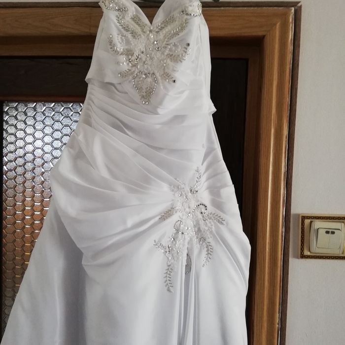 Doua rochii mireasa mărimea 46 -48 și doua rochii soacra mărimea 54-56