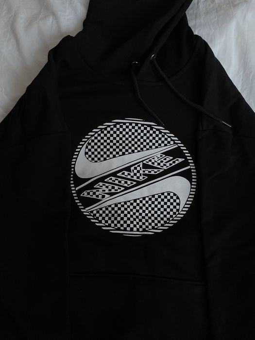 черная толстовка “nike”
