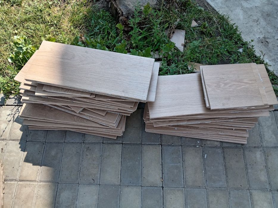 Продам кафель бежевого цвета