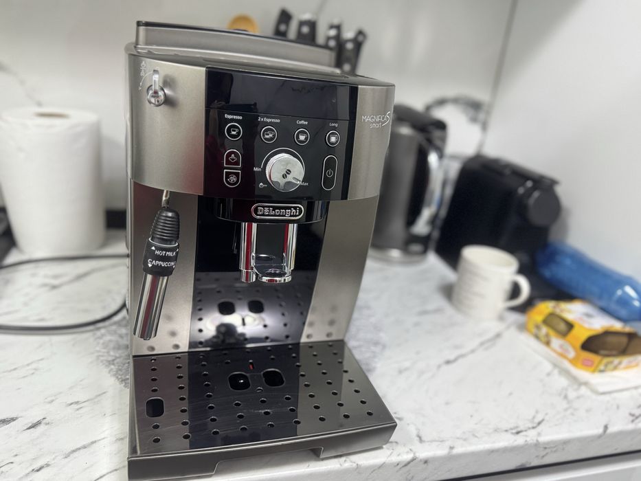 Espressor automat De’Longhi magnifica s smart,13 setari,folosit o data