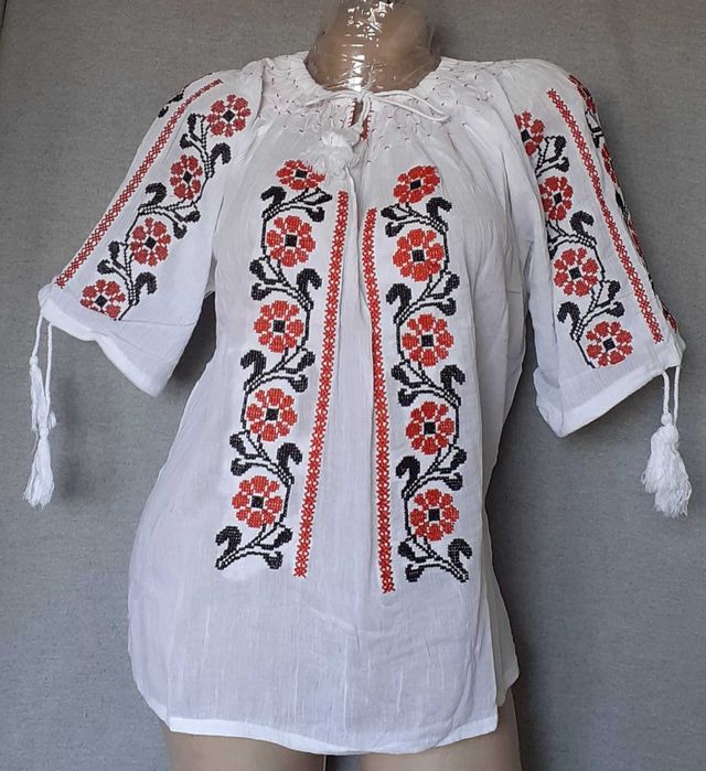 Costum popular  marimea 2XL